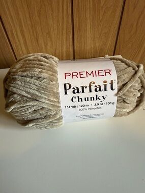 Premier Parfait Chunky Yarn - Cream Plush Chenille